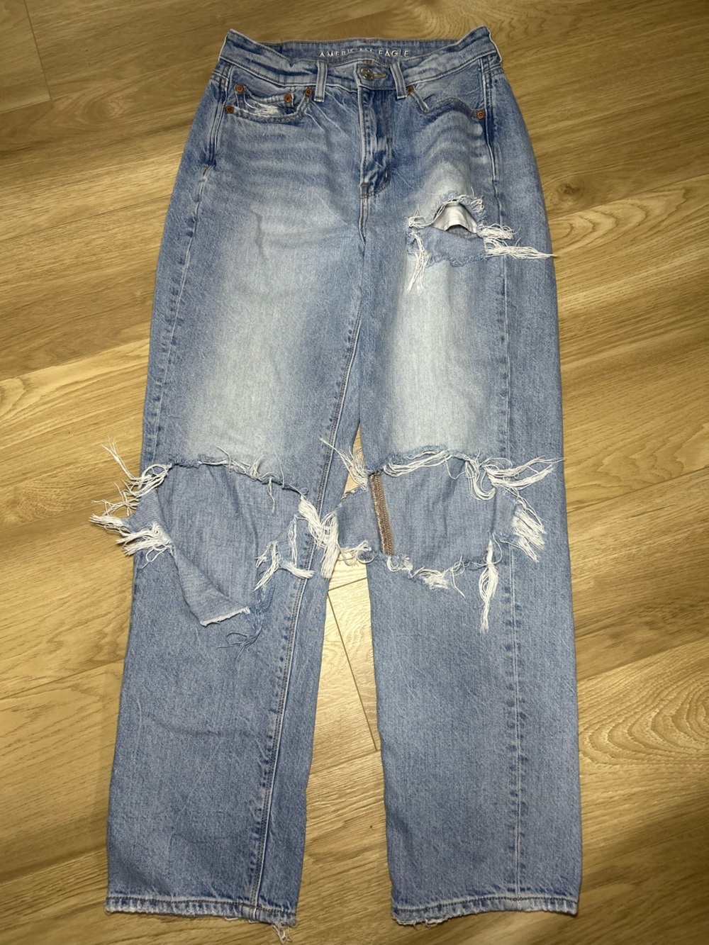 American Eagle Outfitters Light Blue Distressed Ripped Jeans
